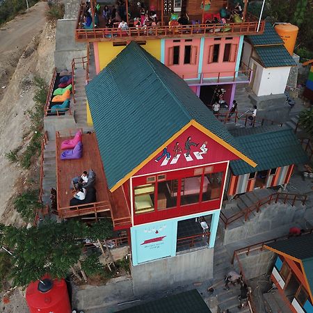 One Tree Hill - Hostel Labuan Bajo Exterior foto