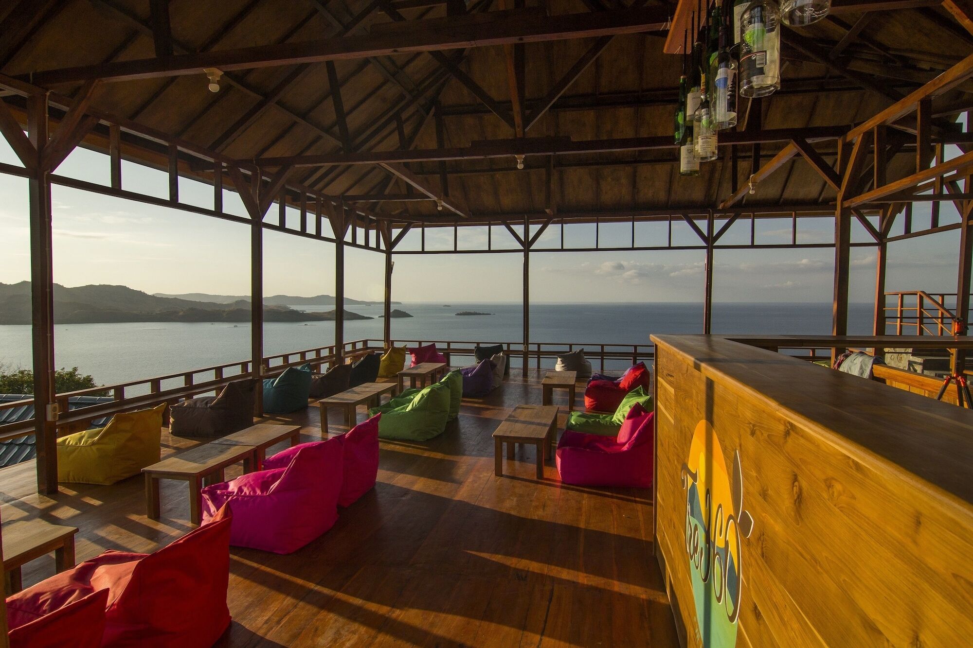 One Tree Hill - Hostel Labuan Bajo Exterior foto